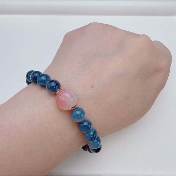 GB24 Handmade Candy Agate Stretchable Bracelet - Picture 2 of 7